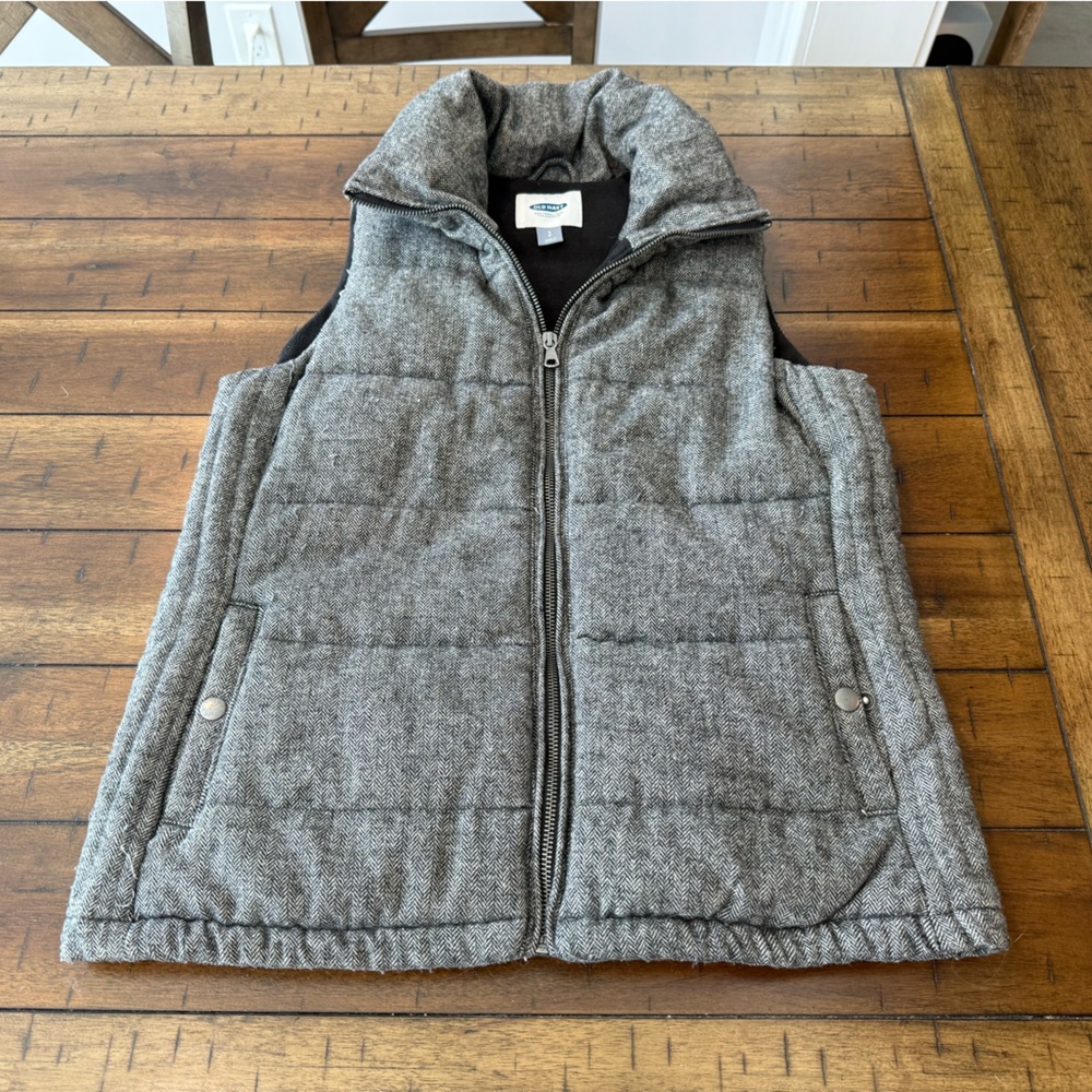 Old Navy Black and Gray Herringbone Vest